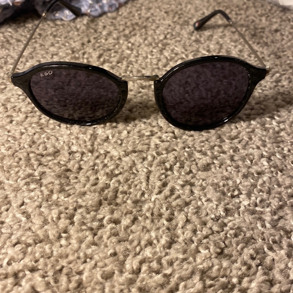Really cute summer sunglasses!